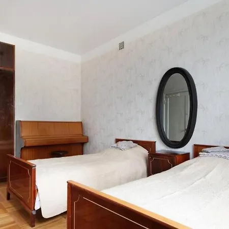 Center Huge 3-bedroom Lejlighed *
